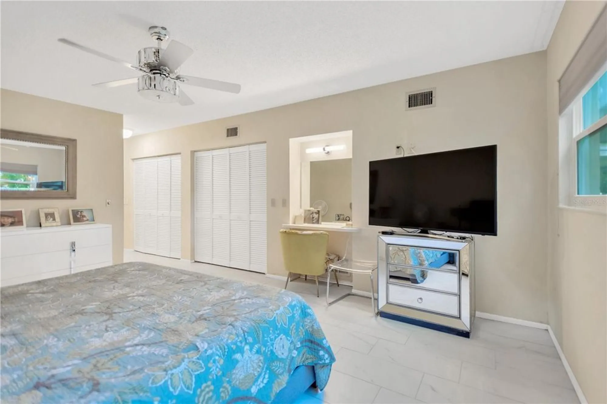 Property Slideshow image 15 of 32 | 2350 haitian dr apt 6, Clearwater, FL, 33763