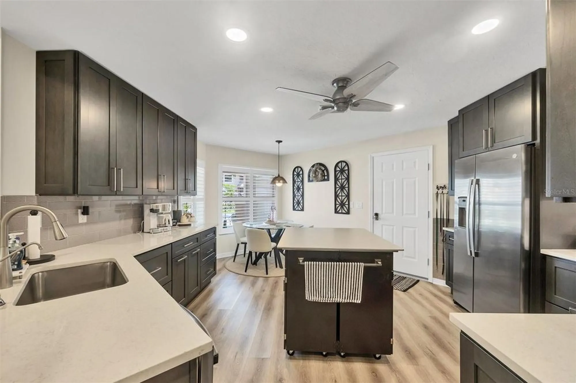 Property Slideshow image 12 of 66 | 1719 starling dr # 1719, Sarasota, FL, 34231