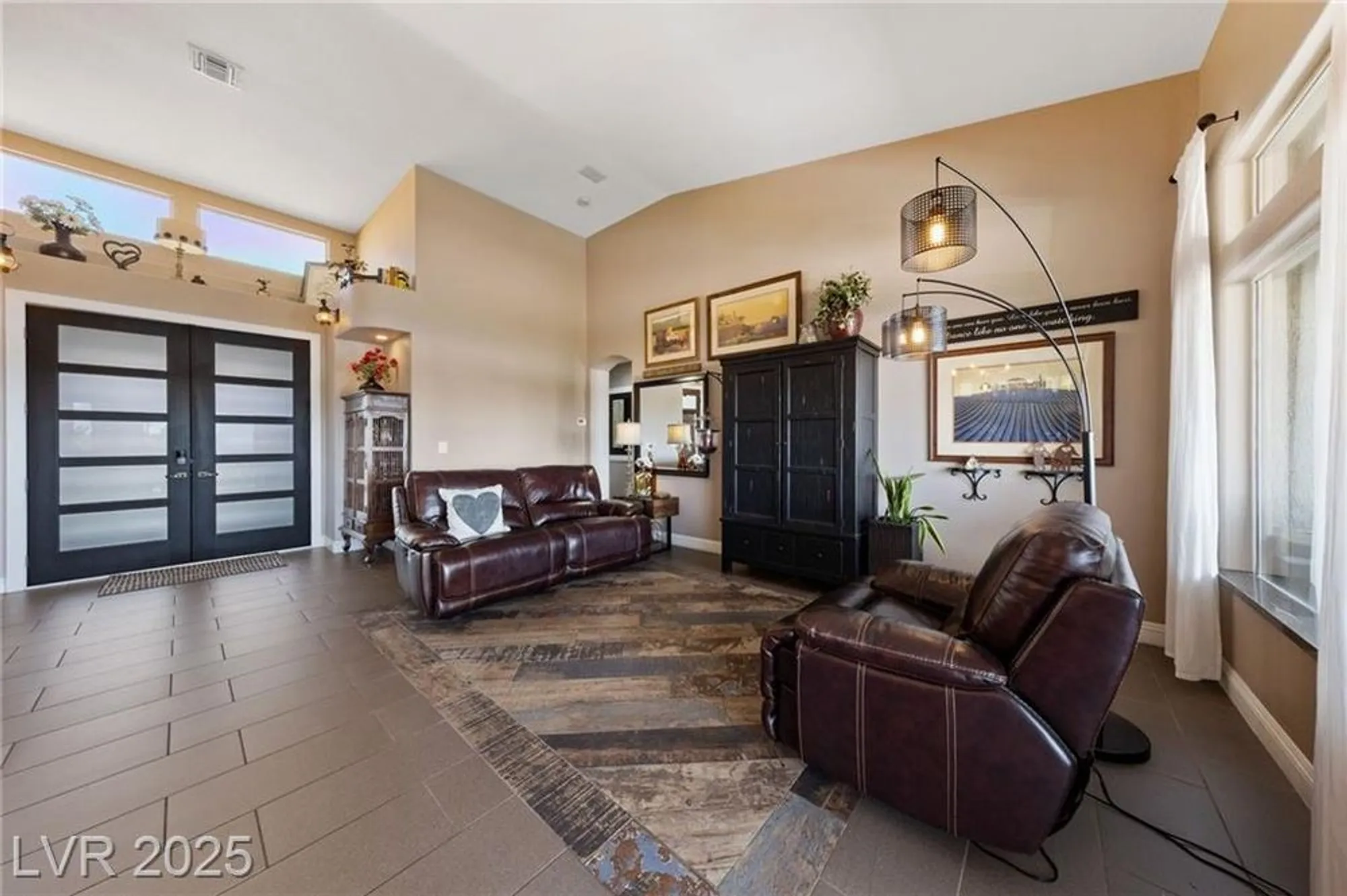 Property Slideshow image 27 of 69 | 2616 faiss dr, Las Vegas, NV, 89134