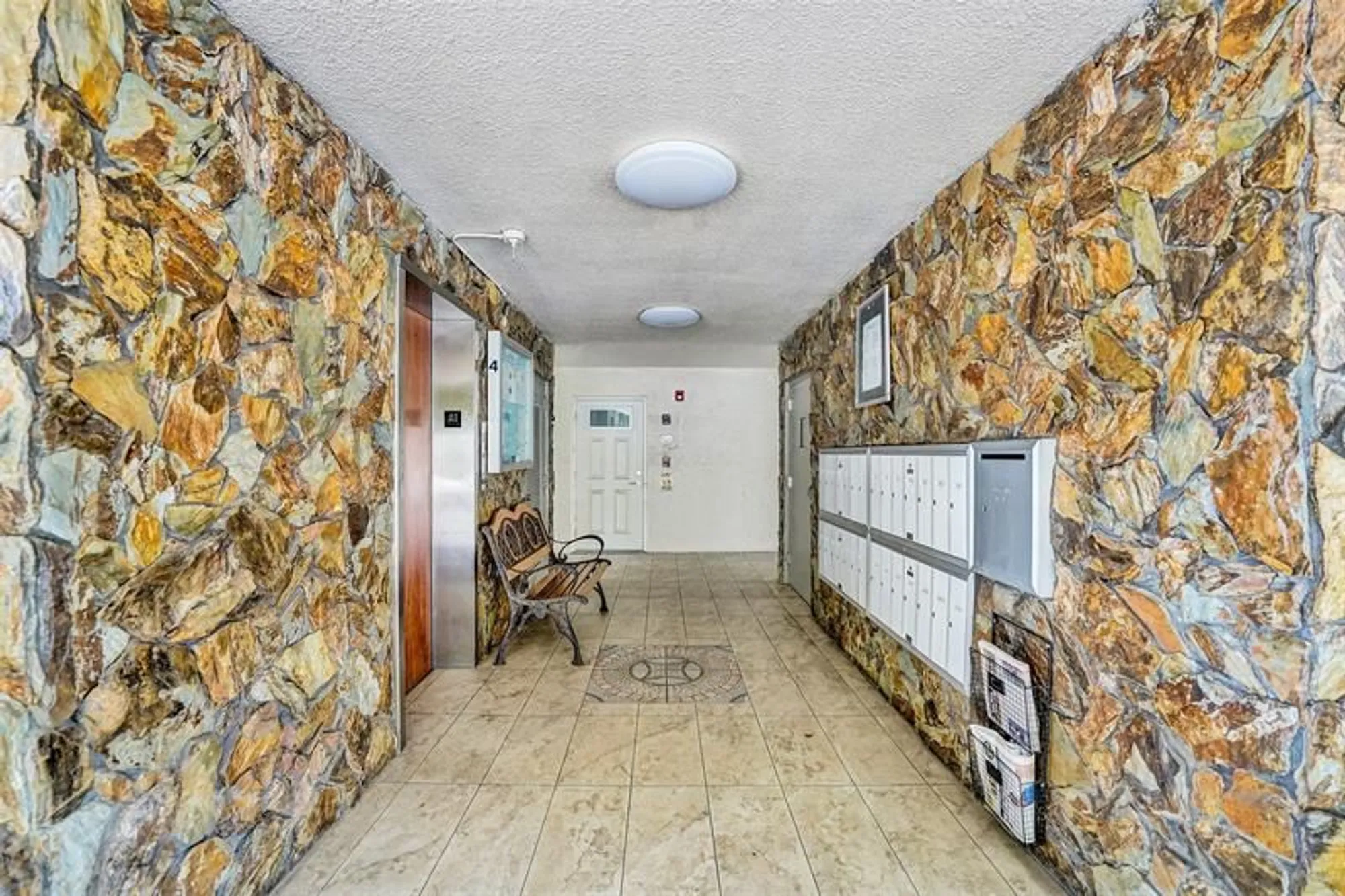 Property Slideshow image 13 of 24 | 1024 se 3rd ave apt 207, Dania Beach, FL, 33004