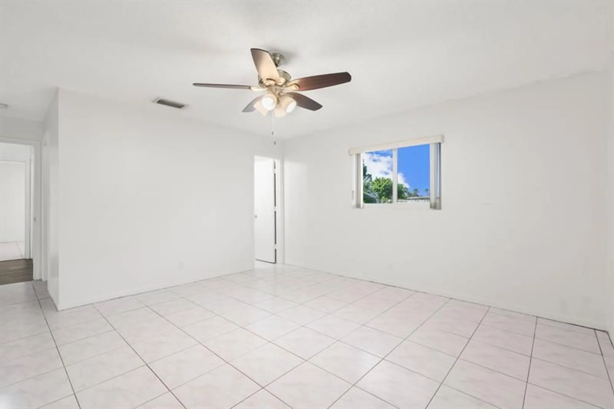 Property Slideshow image 11 of 34 | 1165 nw 67th ave, Margate, FL, 33063