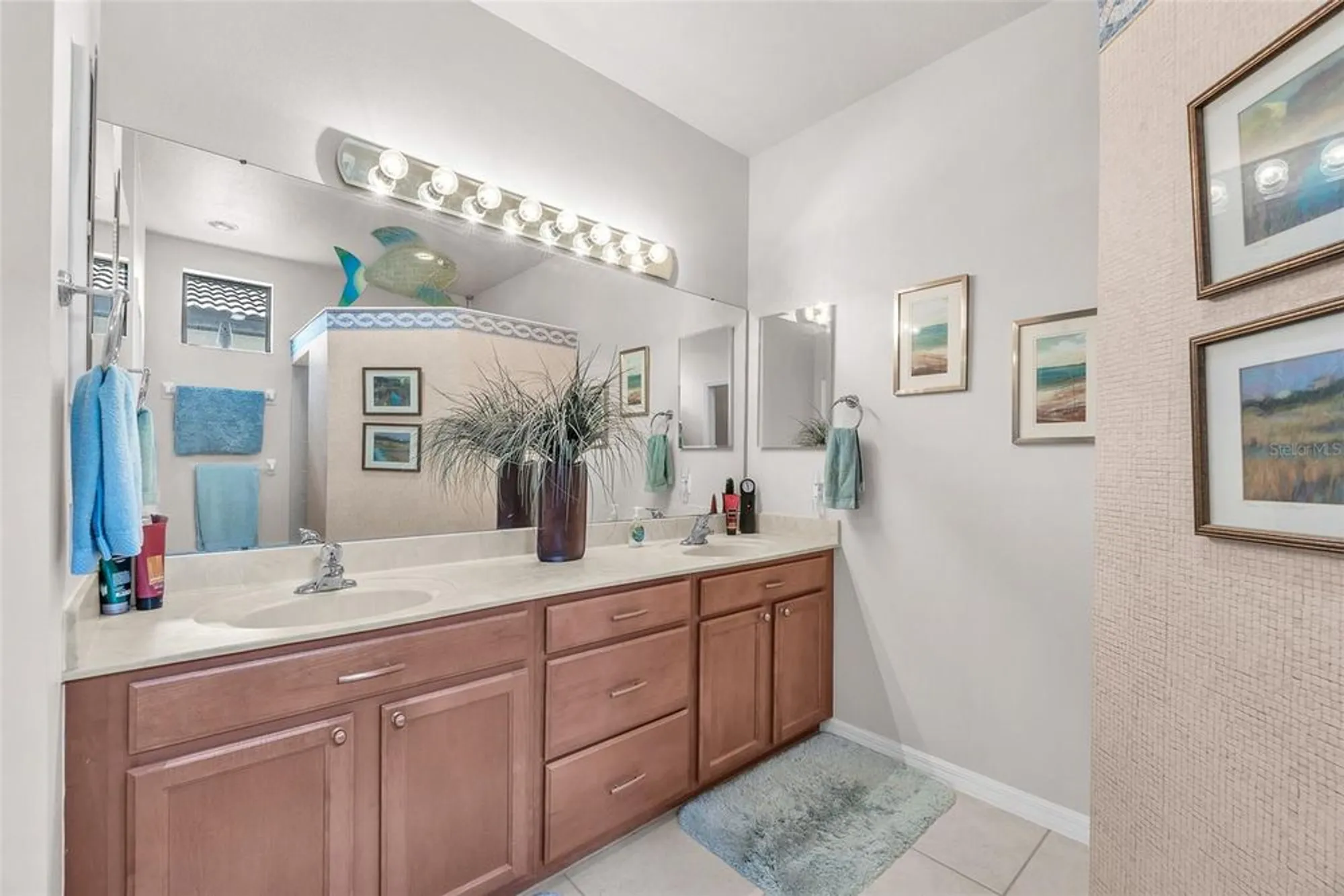 Property Slideshow image 19 of 51 | 321 silver falls dr, Apollo Beach, FL, 33572