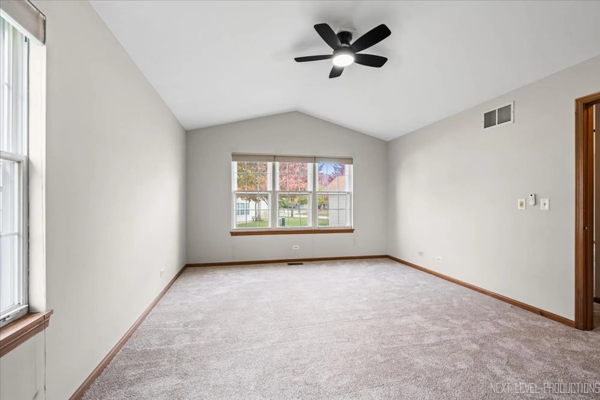 Property Slideshow image 21 of 49 | 21289 silktree cir, Plainfield, IL, 60544