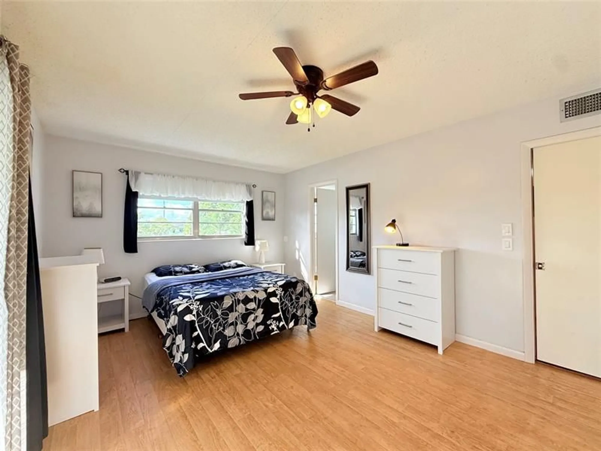 Property Slideshow image 15 of 34 | 204 oakridge m # 204, Deerfield Beach, FL, 33442