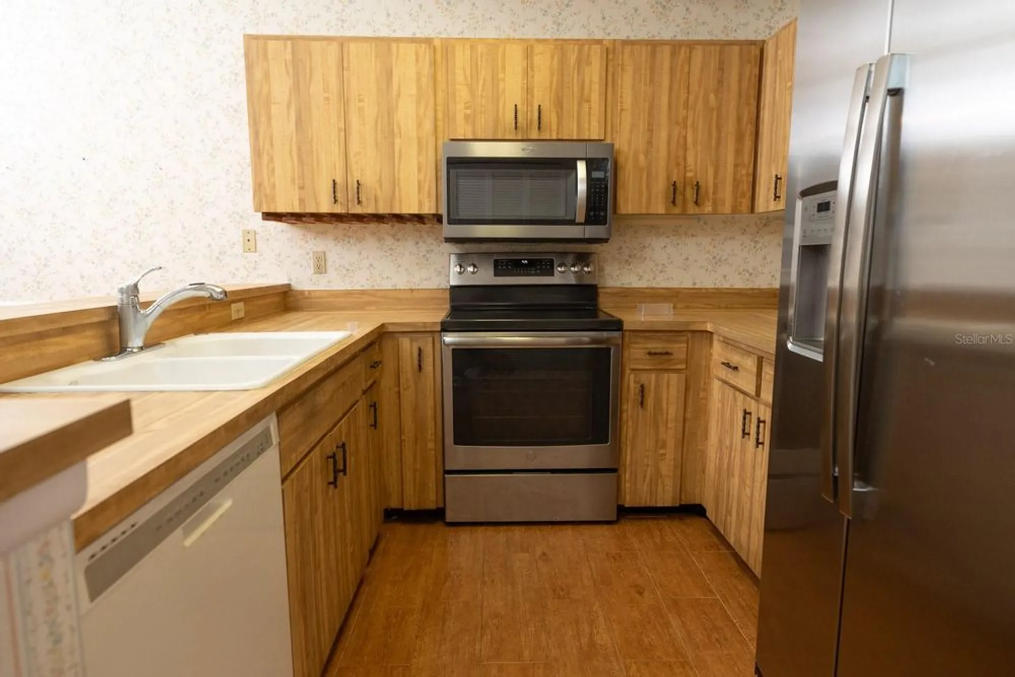 Property Slideshow image 16 of 58 | 4018 oakhurst dr 3181, Sarasota, FL, 34233