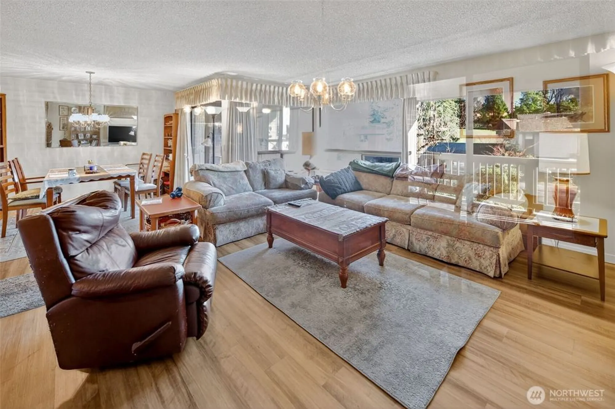 Property Slideshow image 10 of 30 | 10717 glen acres dr s # 735, Burien, WA, 98168