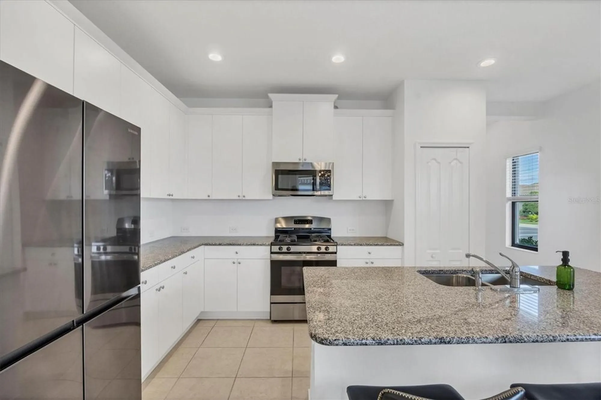 Property Slideshow image 14 of 64 | 12734 aquamarine ave, Bradenton, FL, 34211