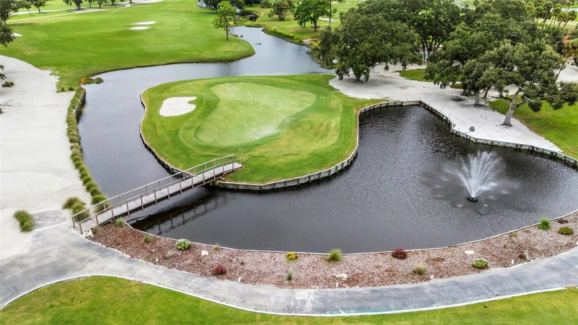 Property Slideshow image 29 of 33 | 5217 canterbury dr, Sarasota, FL, 34243