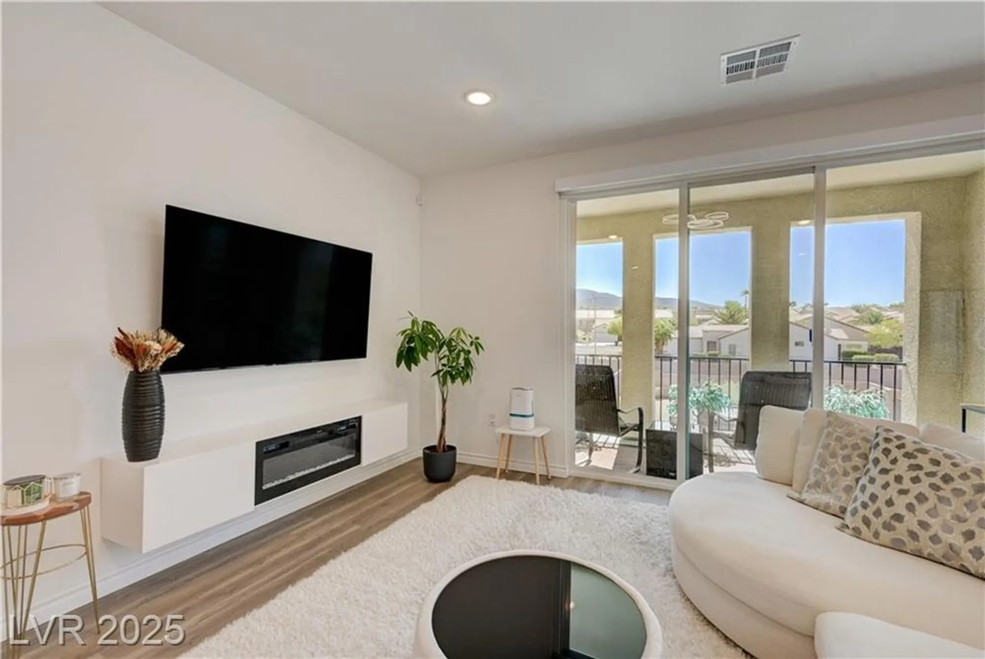 Property Slideshow image 2 of 35 | 2555 hampton rd 8202, Henderson, NV, 89052