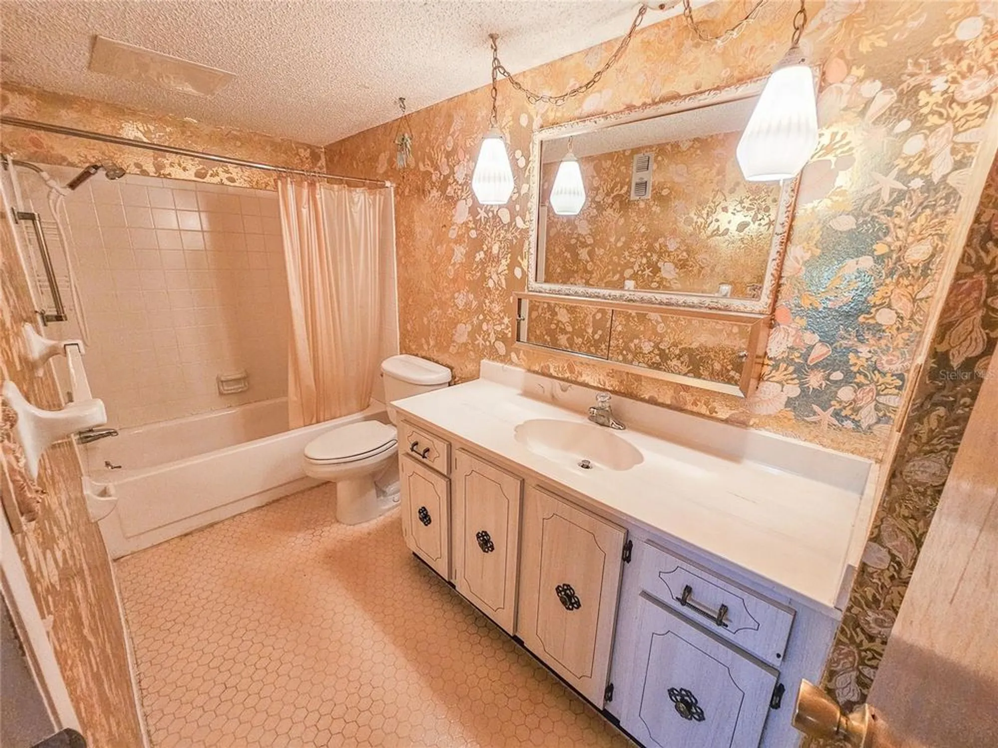 Property Slideshow image 13 of 35 | 5980 shore blvd 904, Gulfport, FL, 33707