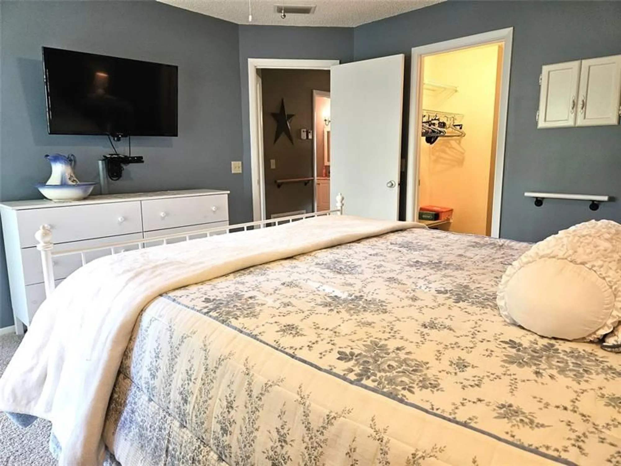 Property Slideshow image 14 of 35 | 15 vista gardens trl apt 206, Vero Beach, FL, 32962