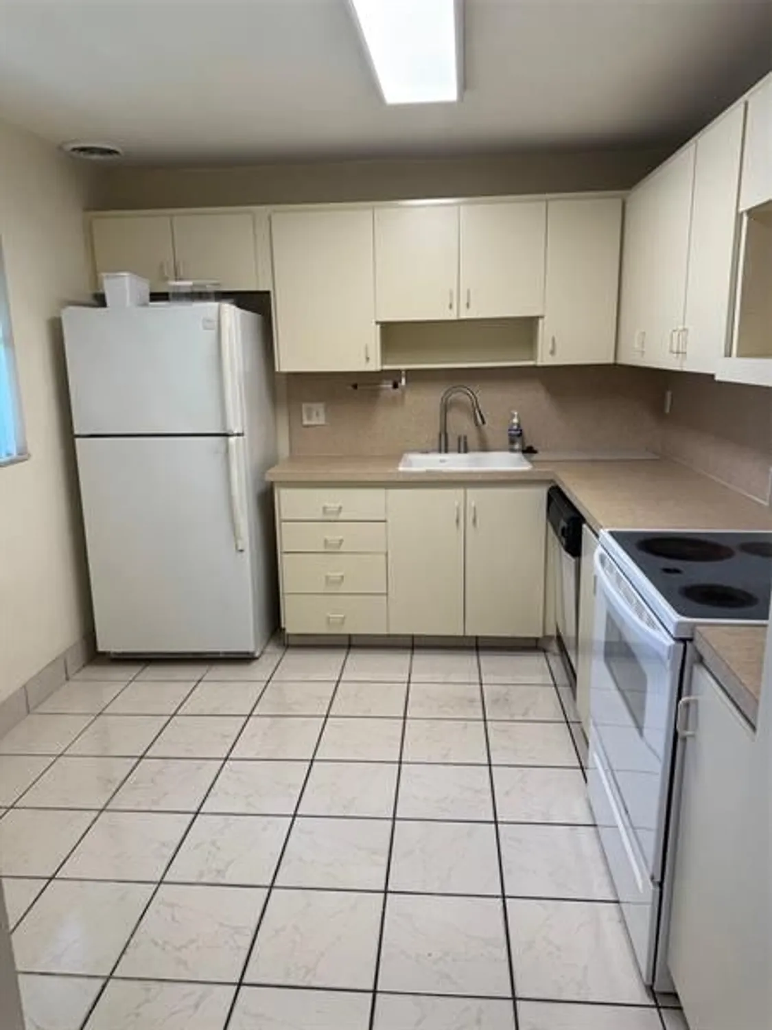 Property Slideshow image 7 of 24 | 1071 nw 88th ave # 93a, Plantation, FL, 33322