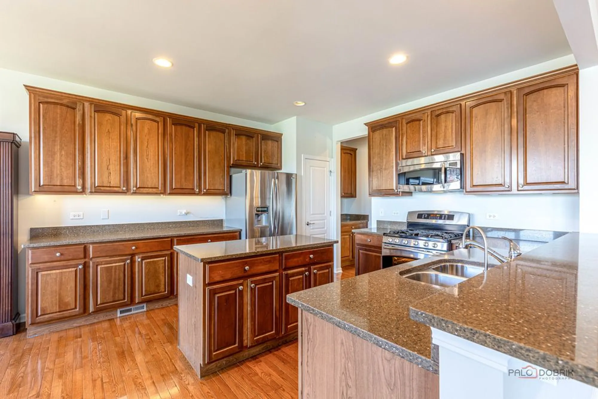 Property Slideshow image 13 of 39 | 3768 canton cir, Mundelein, IL, 60060