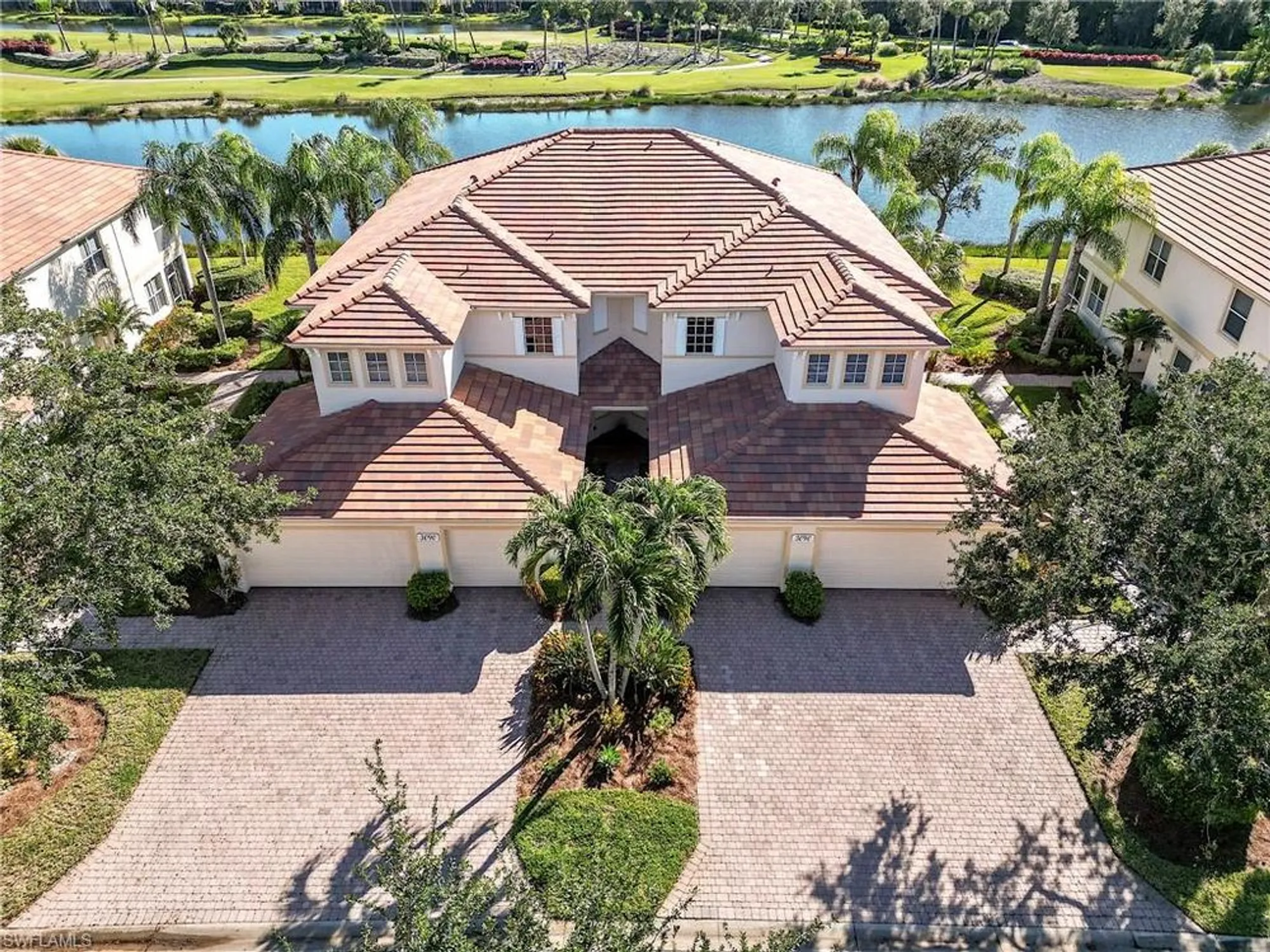 Property Slideshow image 3 of 44 | 3090 meandering way 101, Fort Myers, FL, 33905