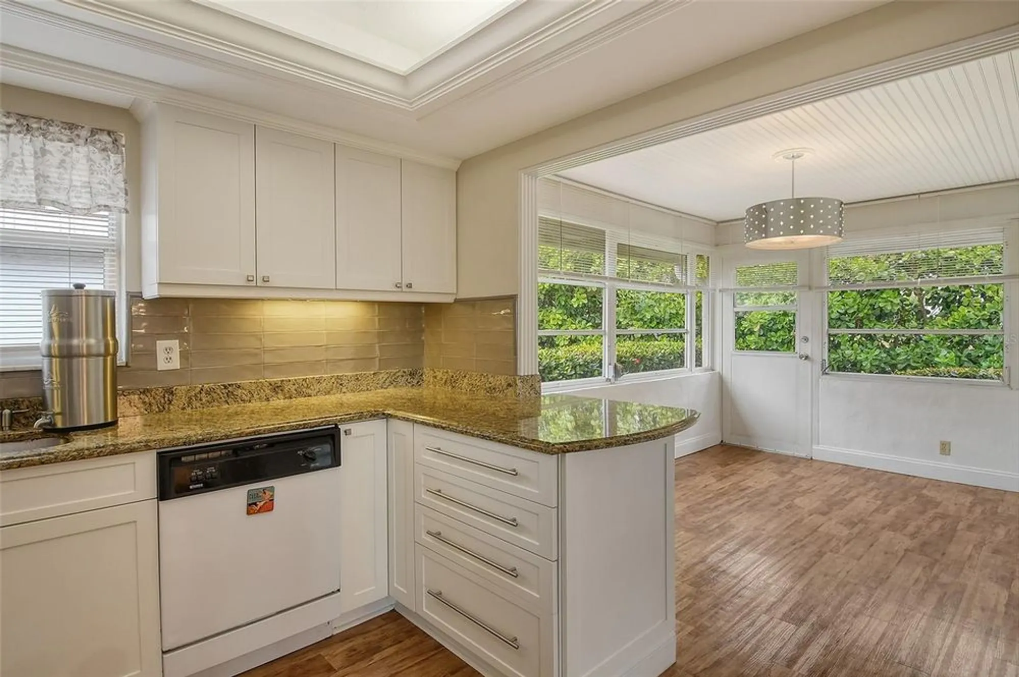 Property Slideshow image 14 of 35 | 2325 riverbluff pkwy # v247, Sarasota, FL, 34231