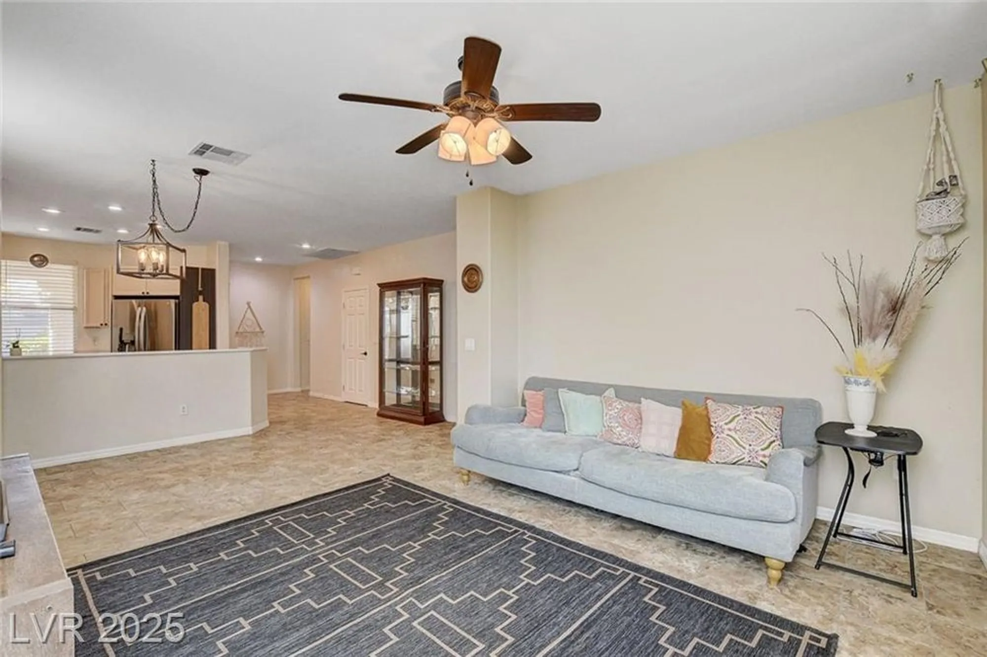 Property Slideshow image 5 of 57 | 4534 regalo bello st, Las Vegas, NV, 89135