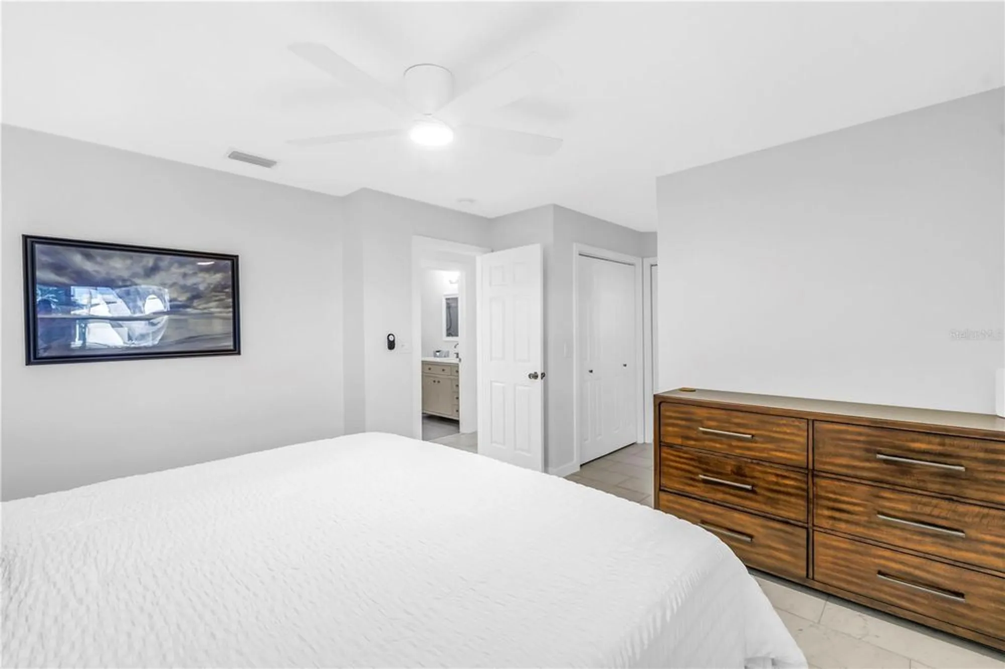 Property Slideshow image 23 of 60 | 111 whispering sands cir # v38, Sarasota, FL, 34242