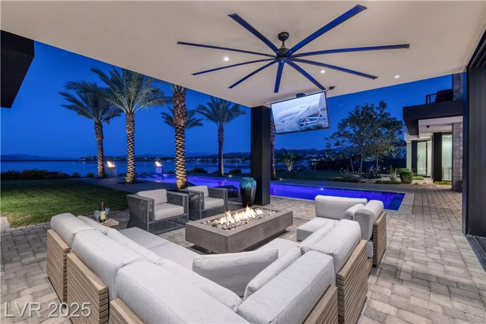 Property Slideshow image 26 of 32 | 10 sunrise beach cir, Henderson, NV, 89011
