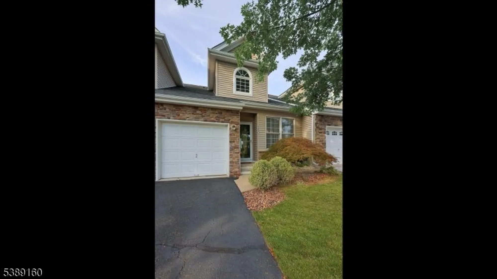 Property Slideshow image 4 of 35 | 150 saratoga ct, Somerset, NJ, 08873