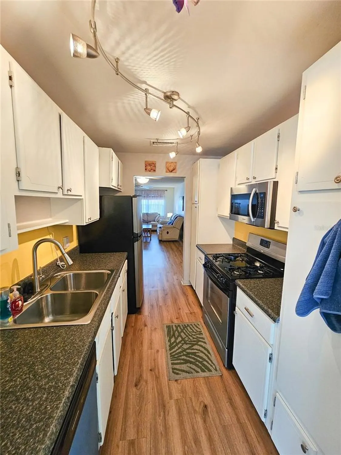 Property Slideshow image 7 of 35 | 2960 59th st 311, Gulfport, FL, 33707