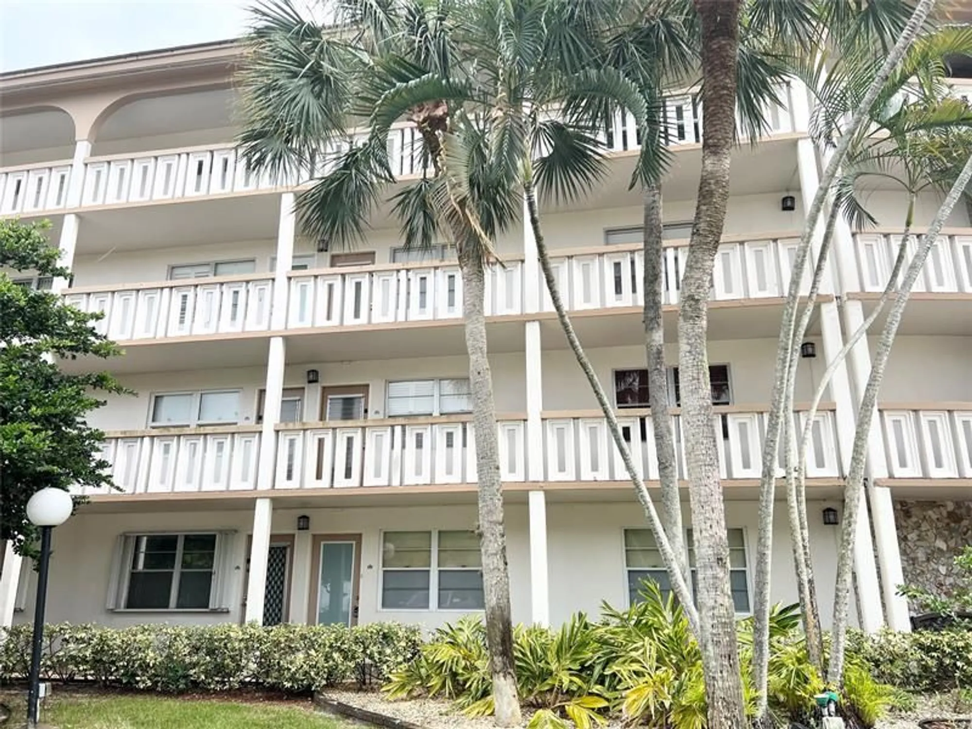 Property Slideshow image 38 of 40 | 3002 portofino isle e3, Coconut Creek, FL, 33066