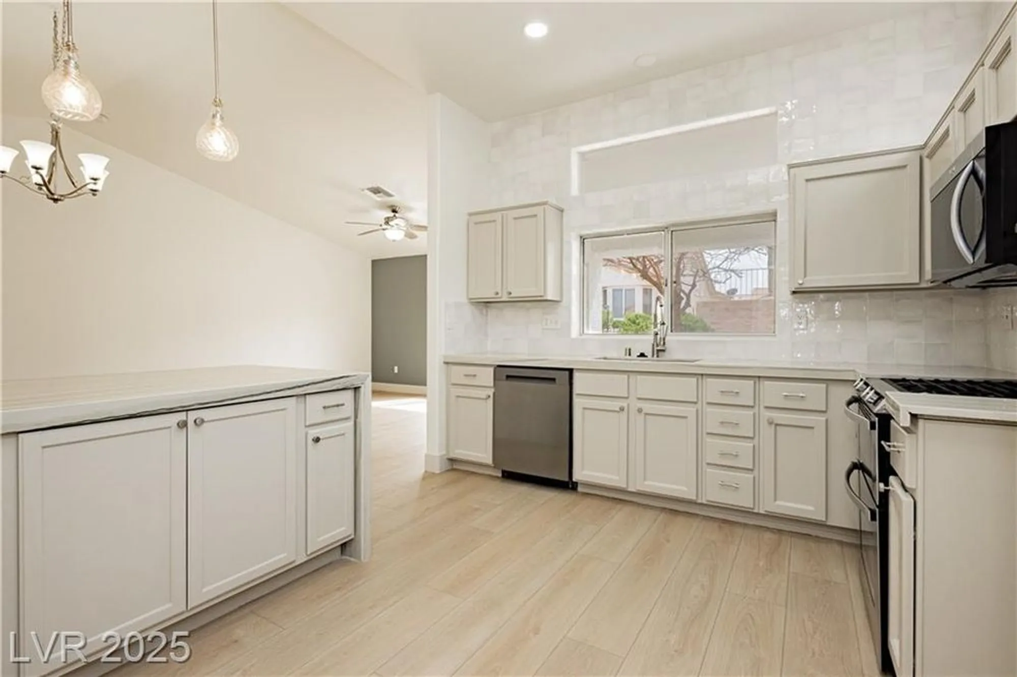 Property Slideshow image 18 of 46 | 10309 georgetown pl, Las Vegas, NV, 89134