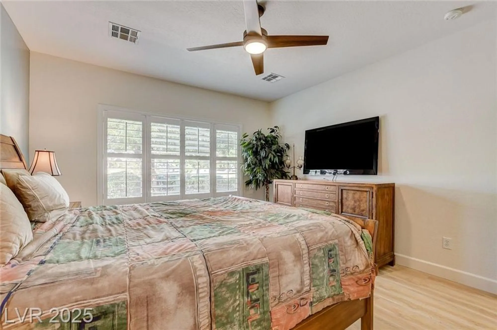 Property Slideshow image 20 of 64 | 7873 broadwing dr, North Las Vegas, NV, 89084