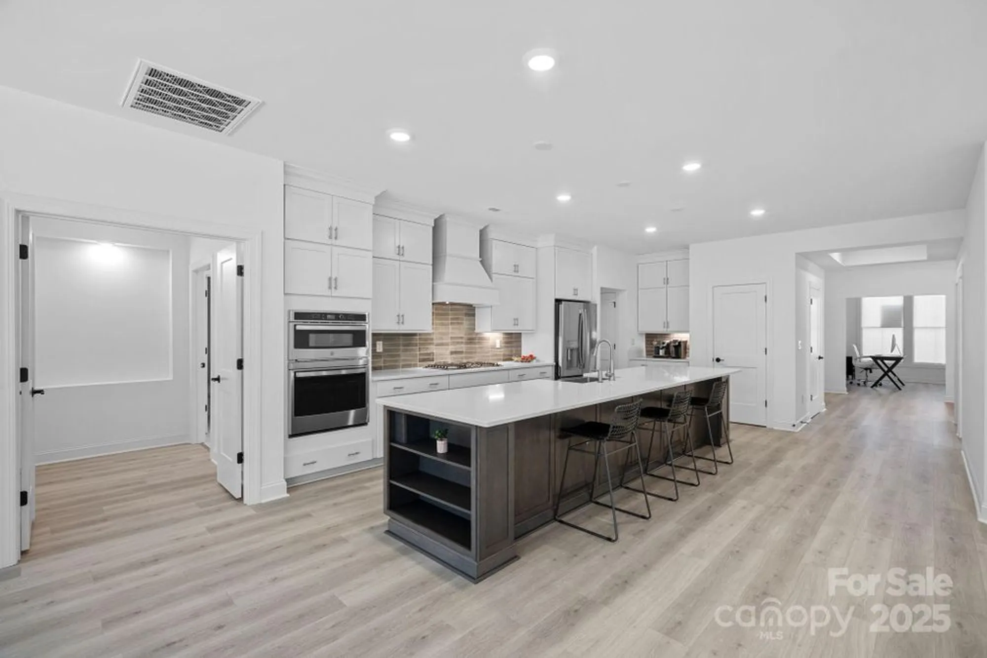 Property Slideshow image 6 of 39 | 218 alenda lux cir, Mooresville, NC, 28115