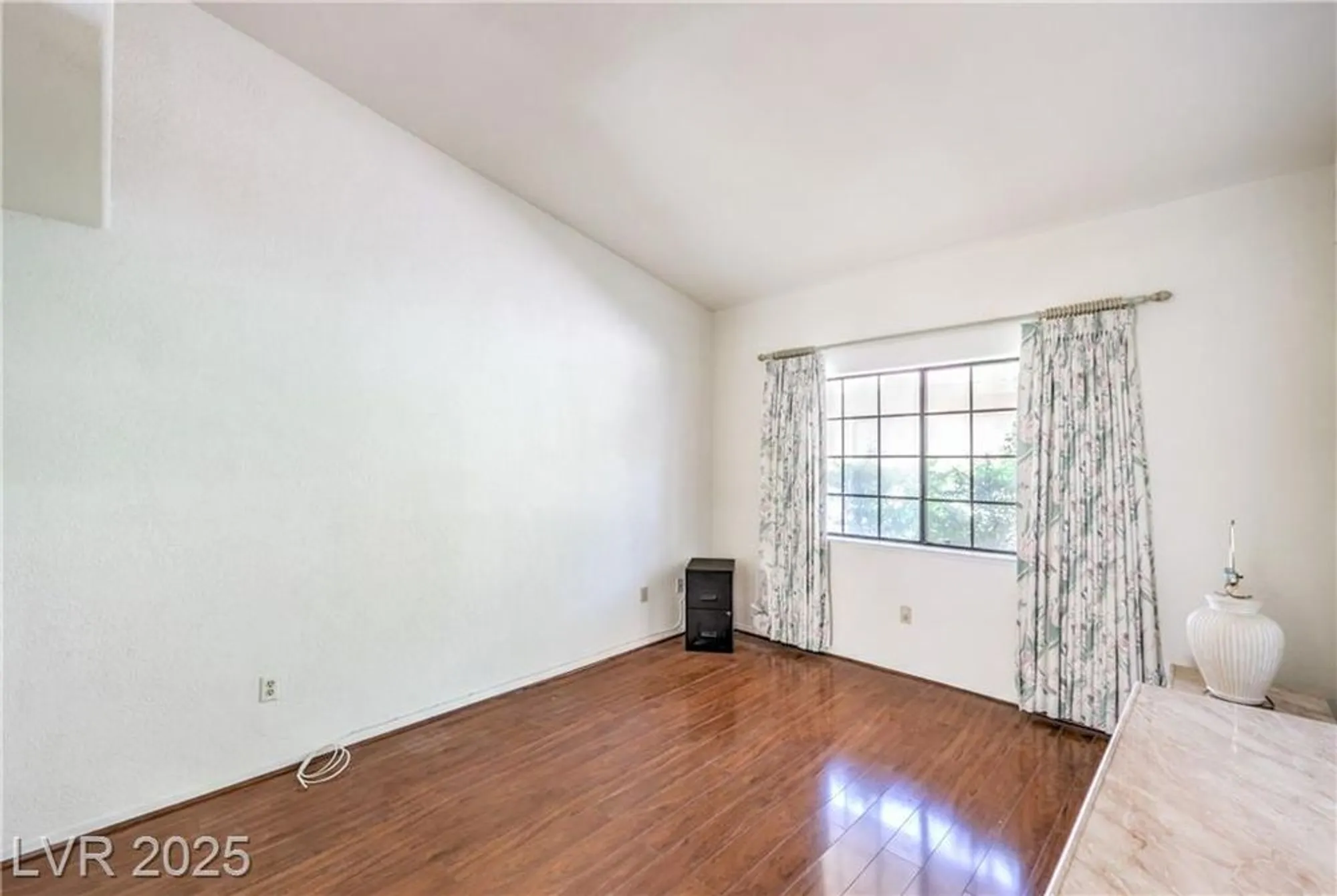 Property Slideshow image 9 of 26 | 2851 s valley view blvd unit 1075, Las Vegas, NV, 89102