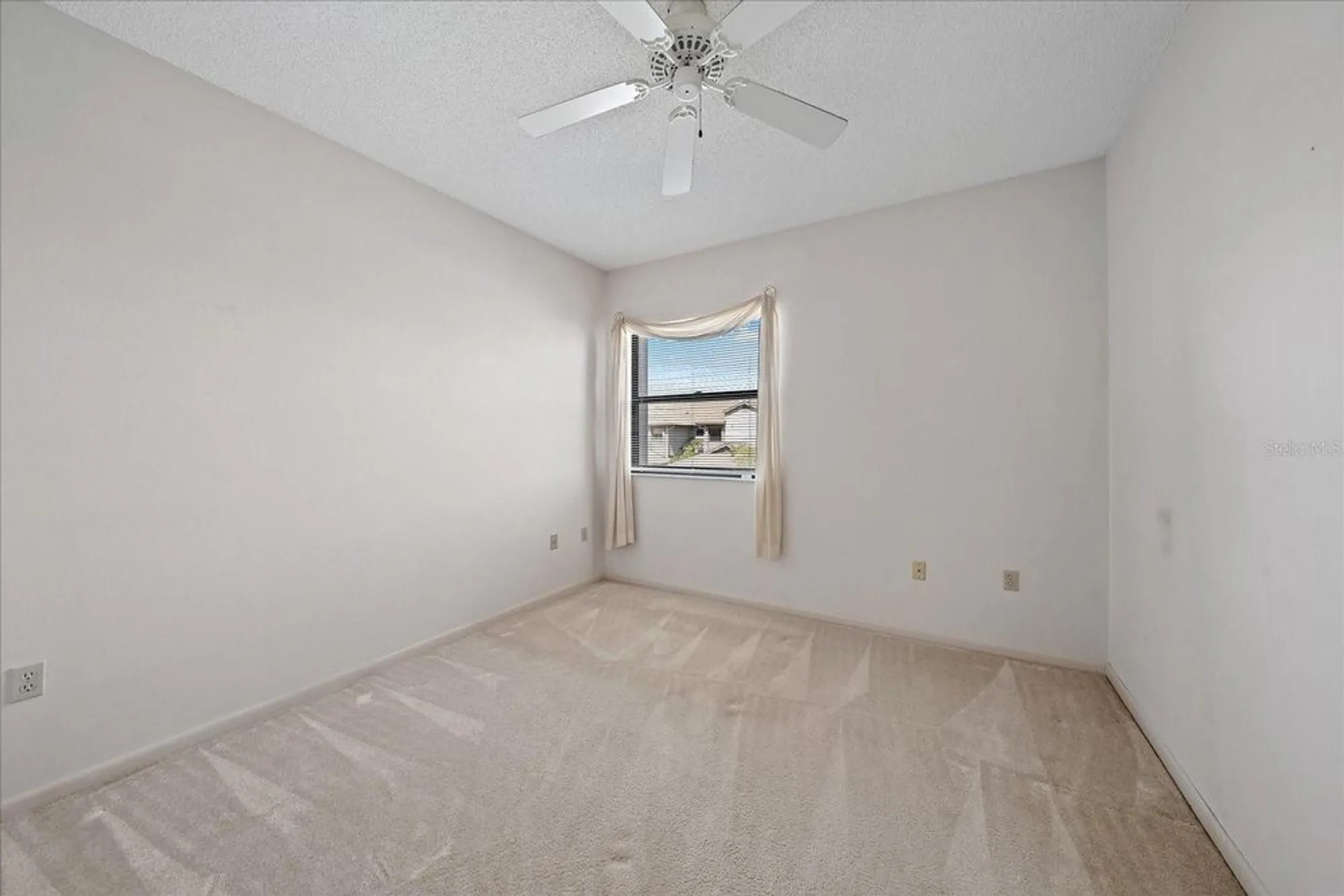 Property Slideshow image 28 of 54 | 1654 starling dr 201, Sarasota, FL, 34231
