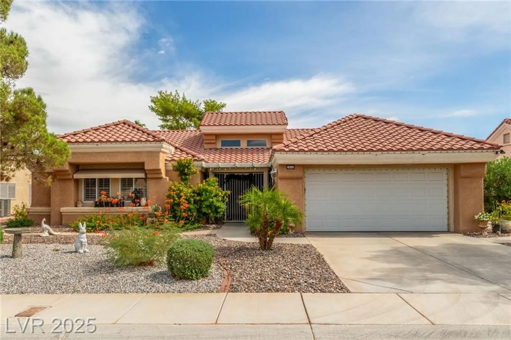 Property Slideshow image 4 of 30 | 2456 desert glen dr, Las Vegas, NV, 89134