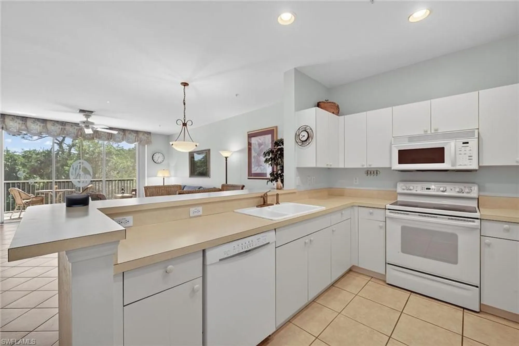 Property Slideshow image 13 of 48 | 3471 pointe creek ct 204, Bonita Springs, FL, 34134