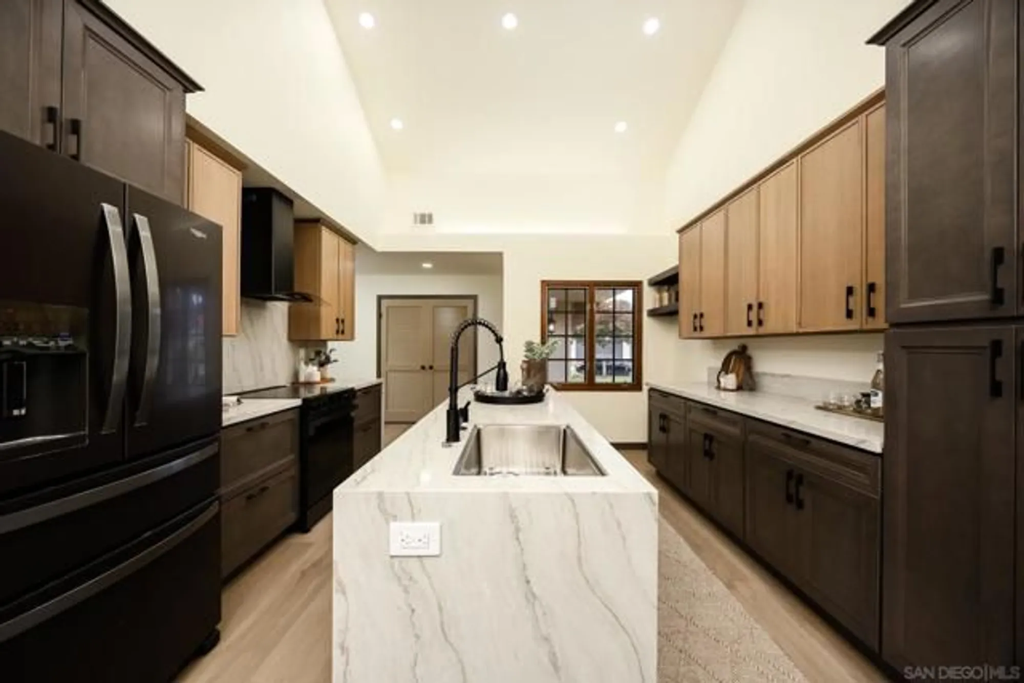 Property Slideshow image 12 of 56 | 17680 caminito balata, San Diego, CA, 92128