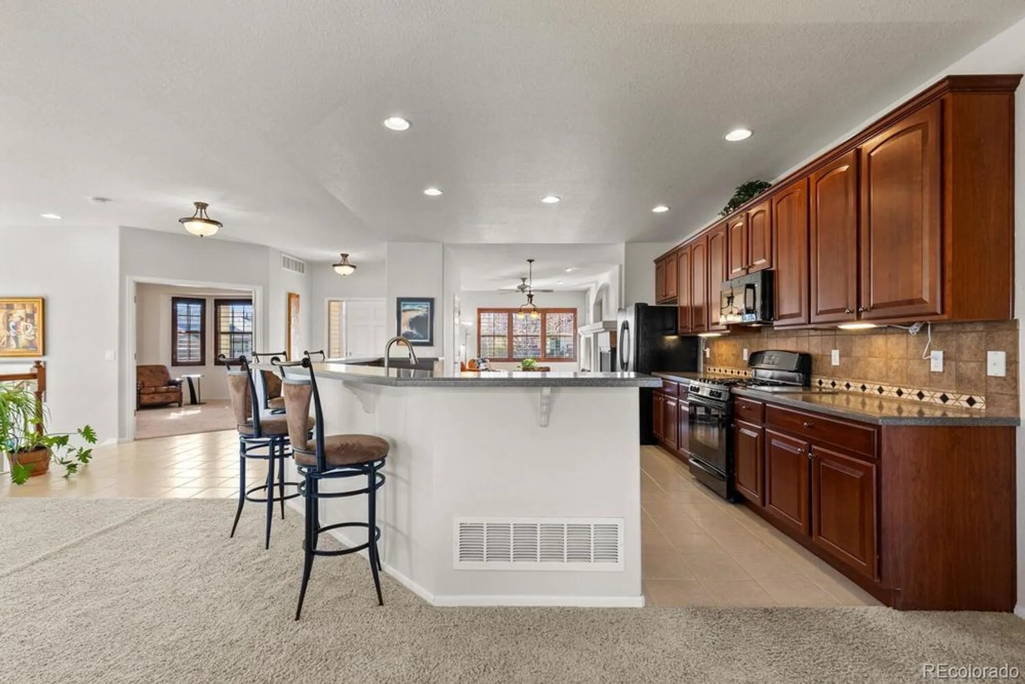 Property Slideshow image 10 of 47 | 8322 s quatar cir, Aurora, CO, 80016