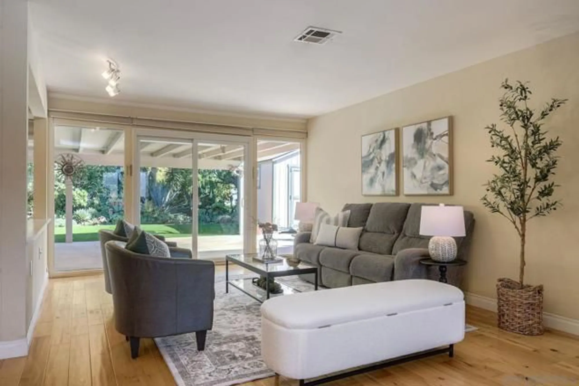 Property Slideshow image 9 of 34 | 12528 niego ln, San Diego, CA, 92128