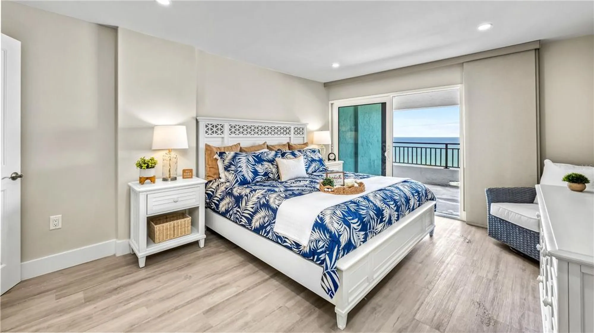 Property Slideshow image 30 of 58 | 20 whispering sands dr 1205, Sarasota, FL, 34242