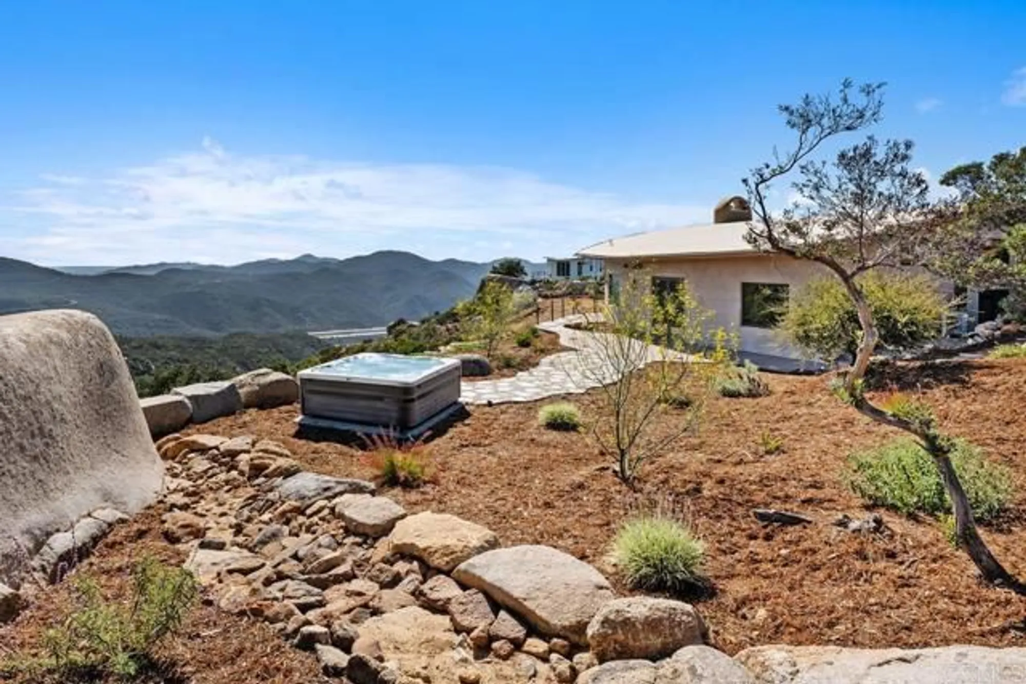 Property Slideshow image 29 of 57 | 10027 tall oak dr, Escondido, CA, 92026