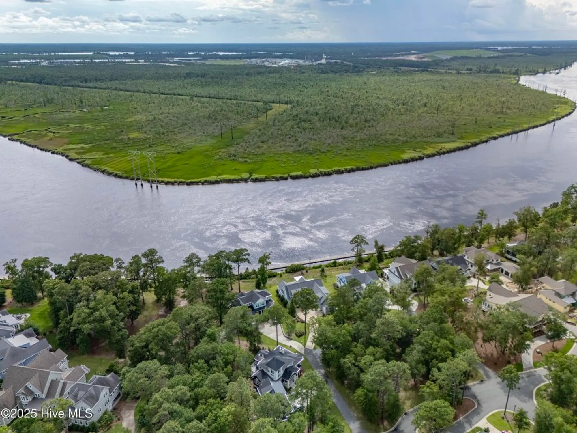 Property Slideshow image 4 of 128 | 3623 white cliffs dr, Castle Hayne, NC, 28429