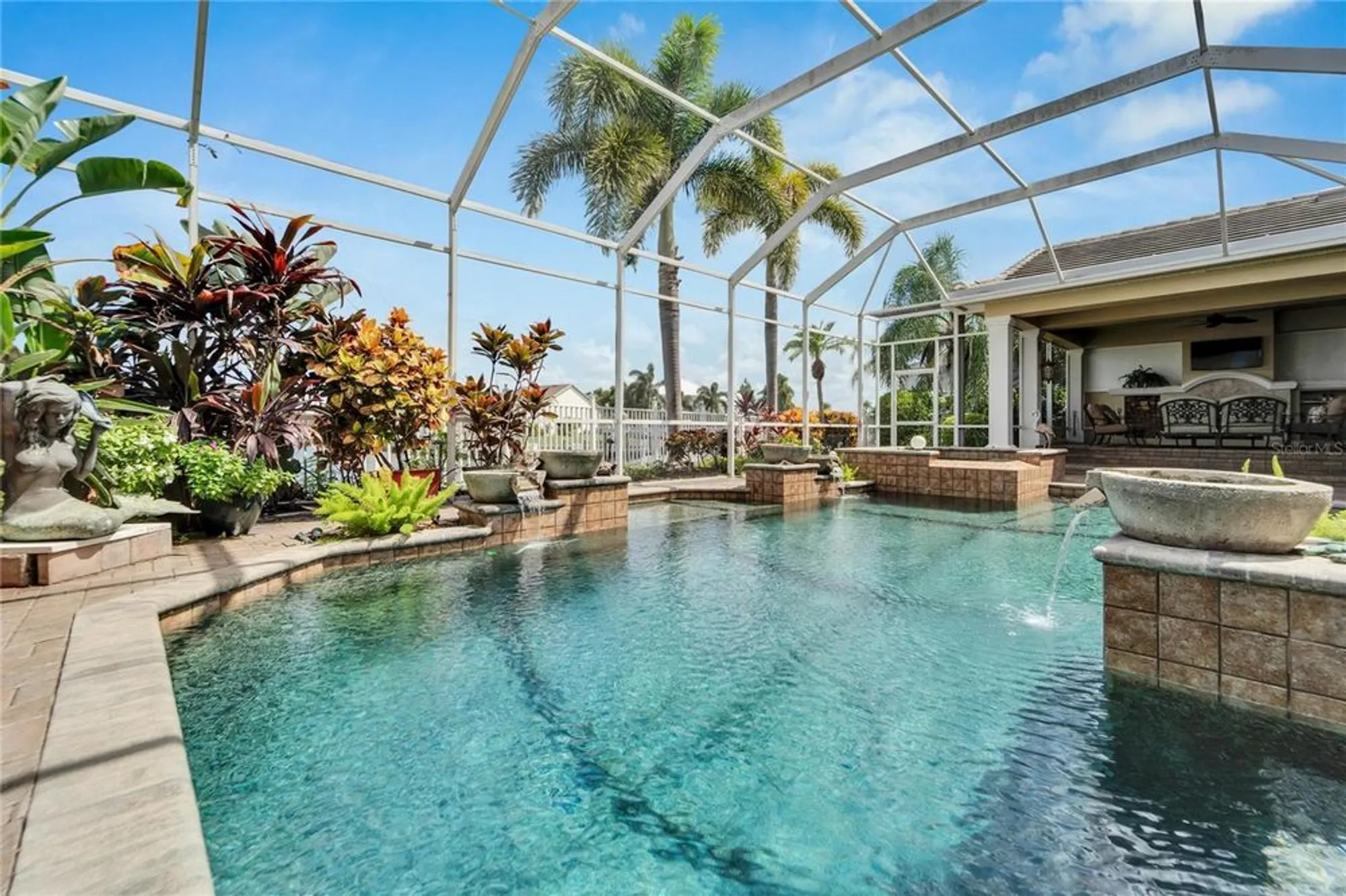 Property Slideshow image 80 of 98 | 517 mirabay blvd, Apollo Beach, FL, 33572