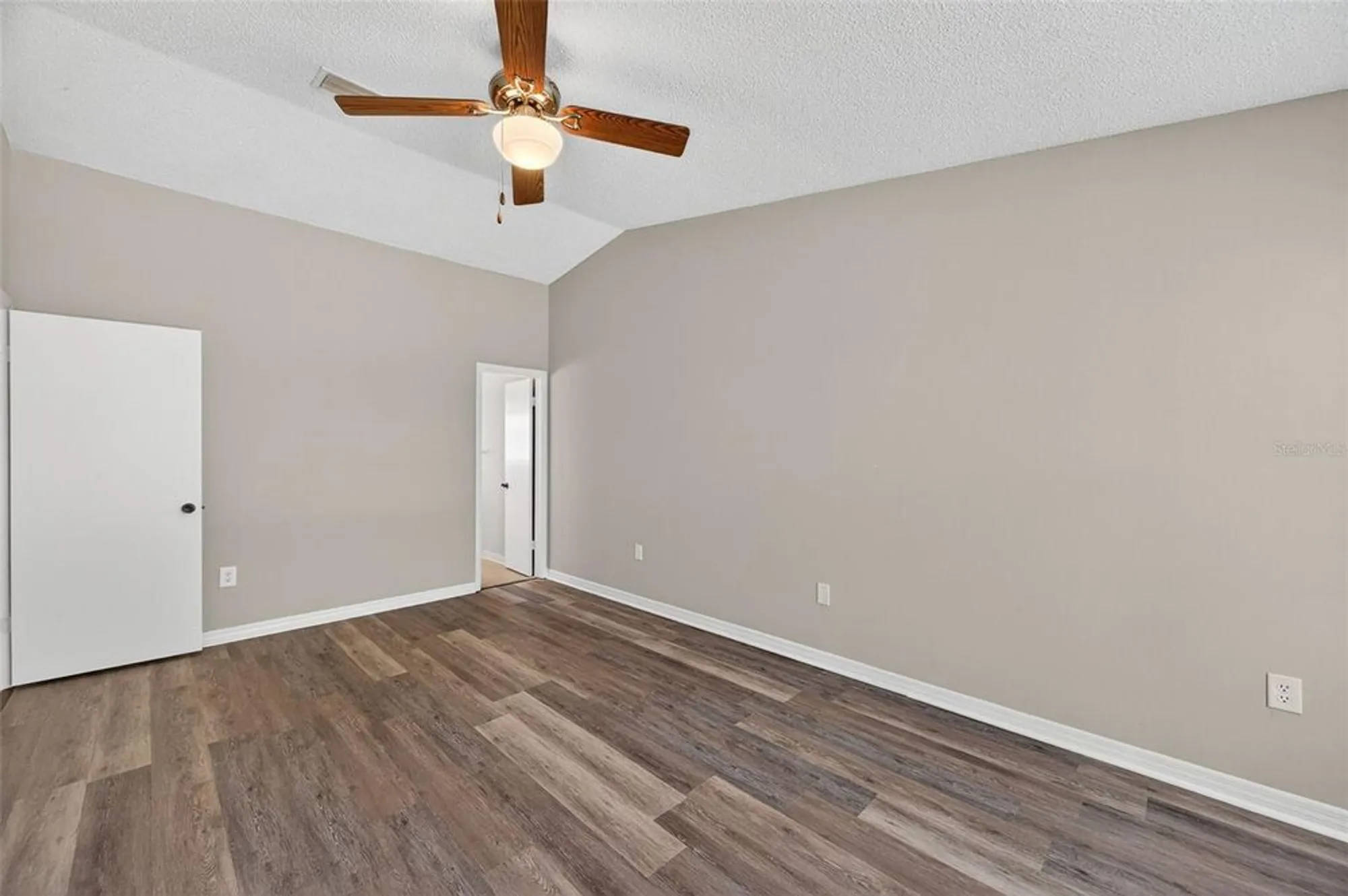 Property Slideshow image 13 of 30 | 3704 39th st w # 23, Bradenton, FL, 34205