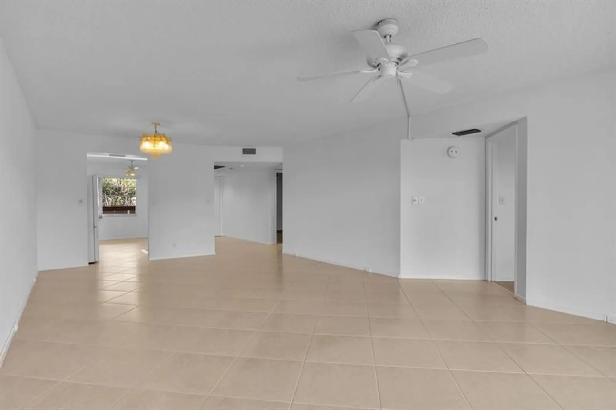Property Slideshow image 17 of 30 | 1601 abaco dr d4, Coconut Creek, FL, 33066