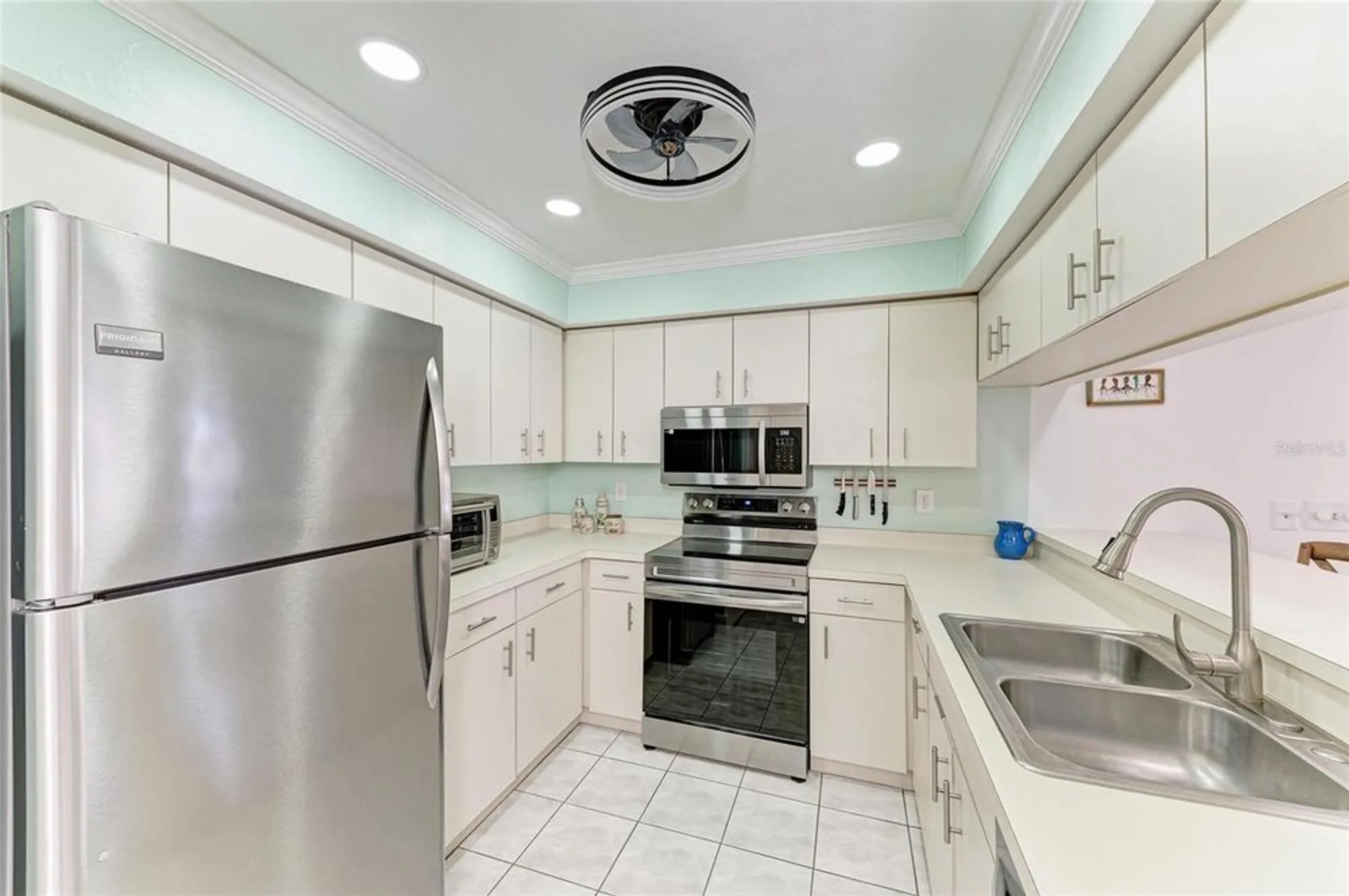 Property Slideshow image 16 of 66 | 628 estuary dr, Bradenton, FL, 34209