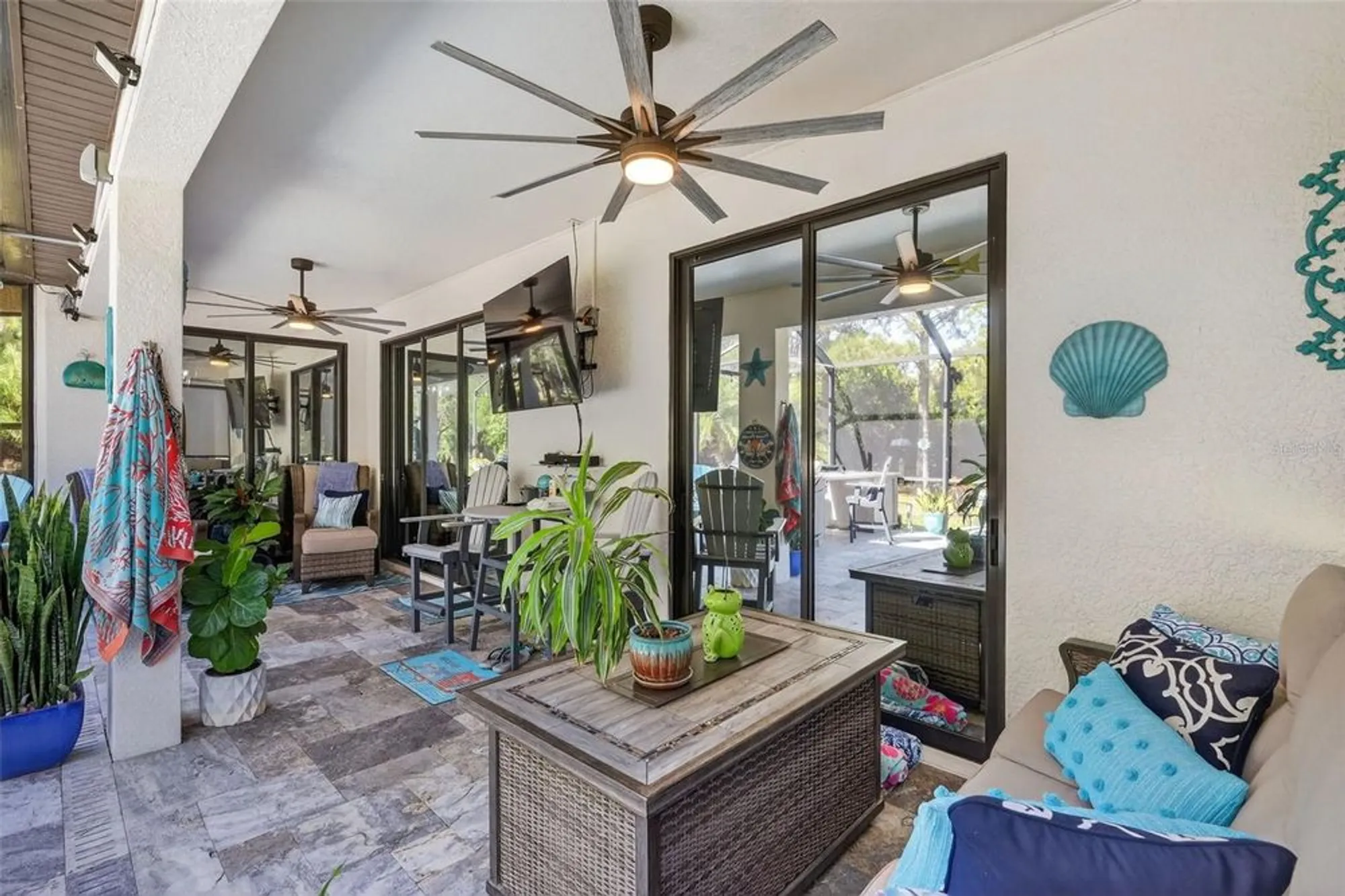 Property Slideshow image 12 of 54 | 145 silver falls dr, Apollo Beach, FL, 33572