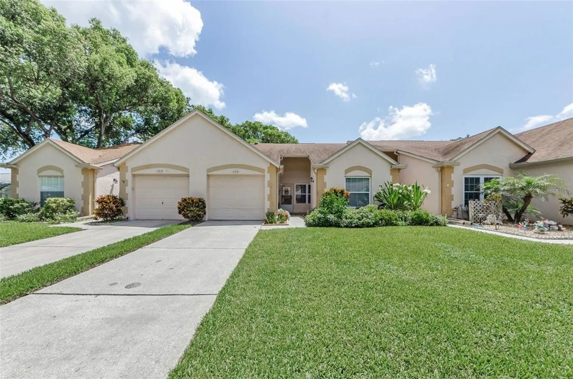 Property Slideshow image 1 of 41 | 11516 versailles ln, Port Richey, FL, 34668