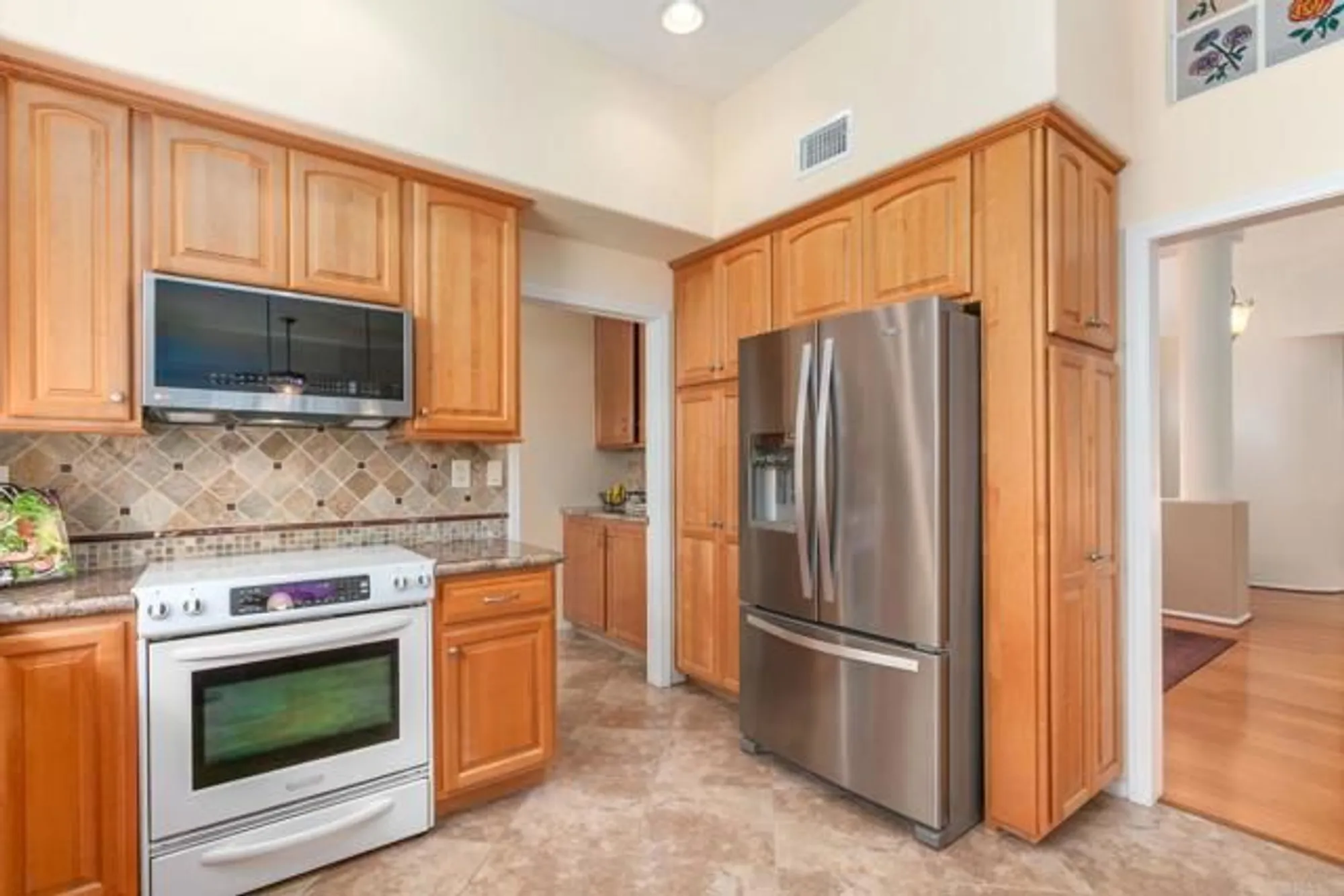 Property Slideshow image 5 of 33 | 1911 la subida way, San Marcos, CA, 92078