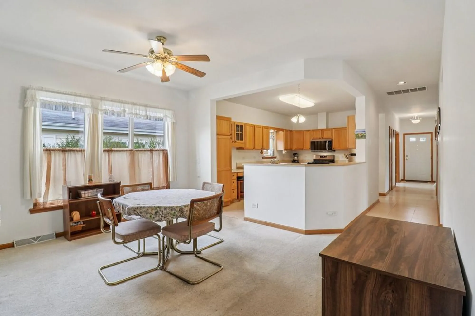 Property Slideshow image 10 of 33 | 3306 stakes ln, Grayslake, IL, 60030