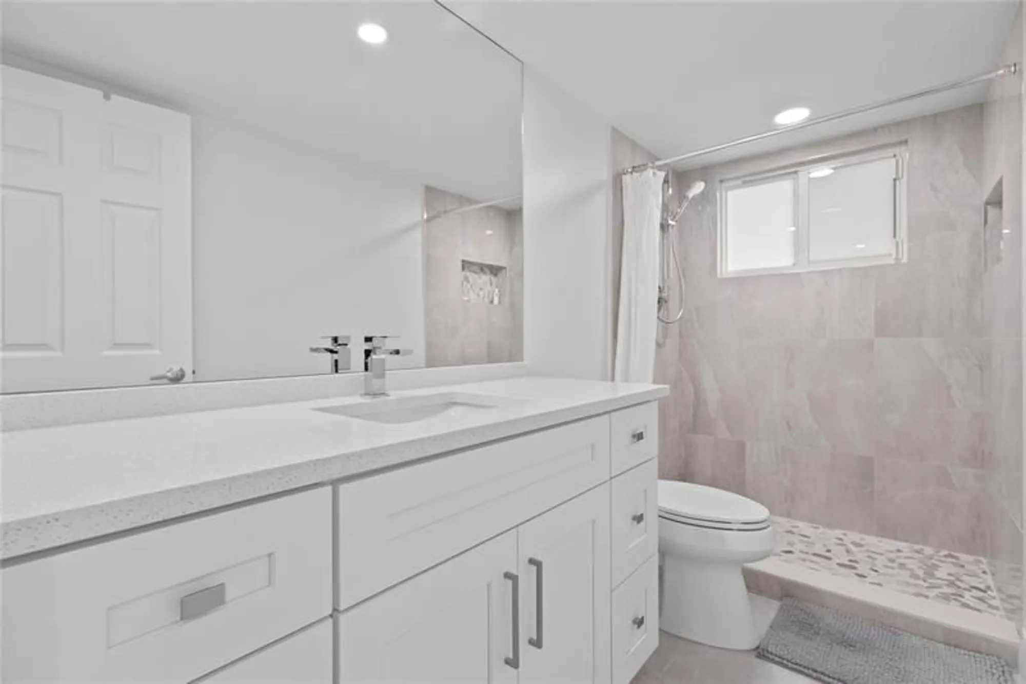 Property Slideshow image 12 of 15 | 4301 martinique cir m2, Coconut Creek, FL, 33066