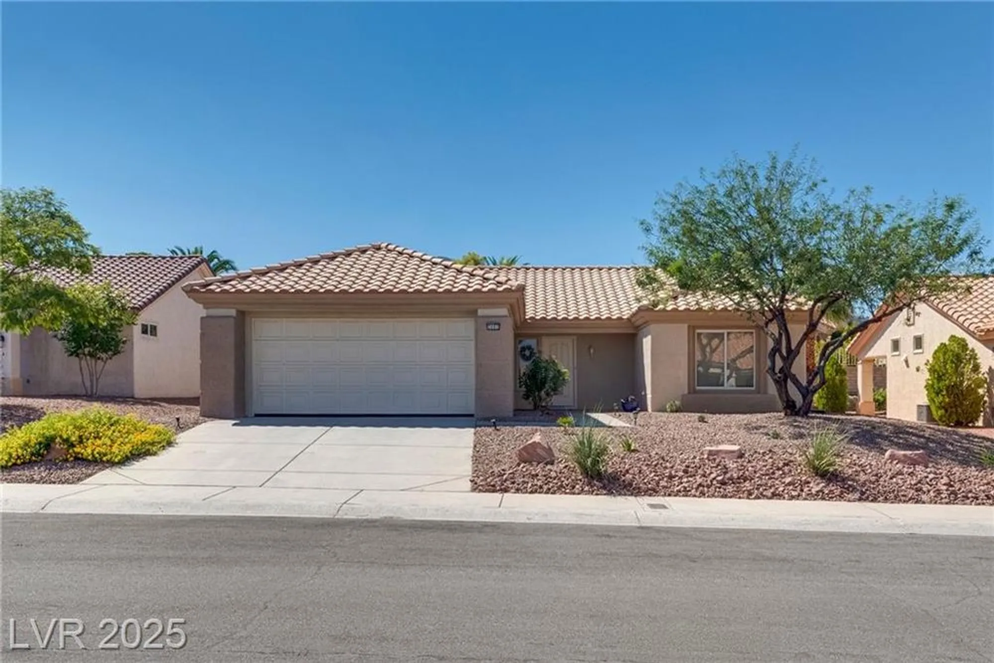 Property Slideshow image 29 of 44 | 2601 lotus hill dr, Las Vegas, NV, 89134