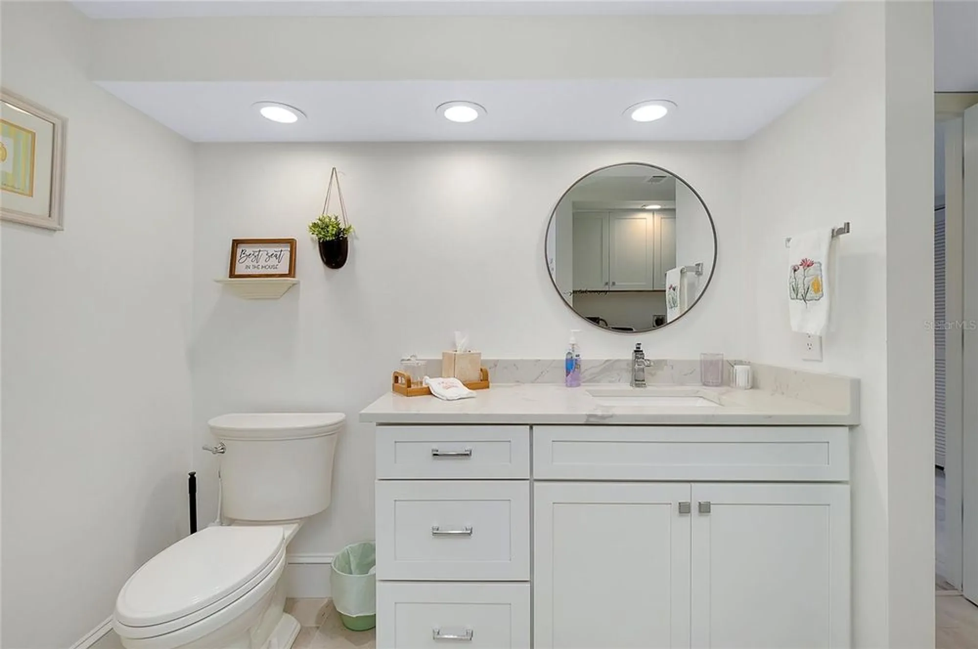 Property Slideshow image 41 of 68 | 433 cerromar ln 430, Venice, FL, 34293