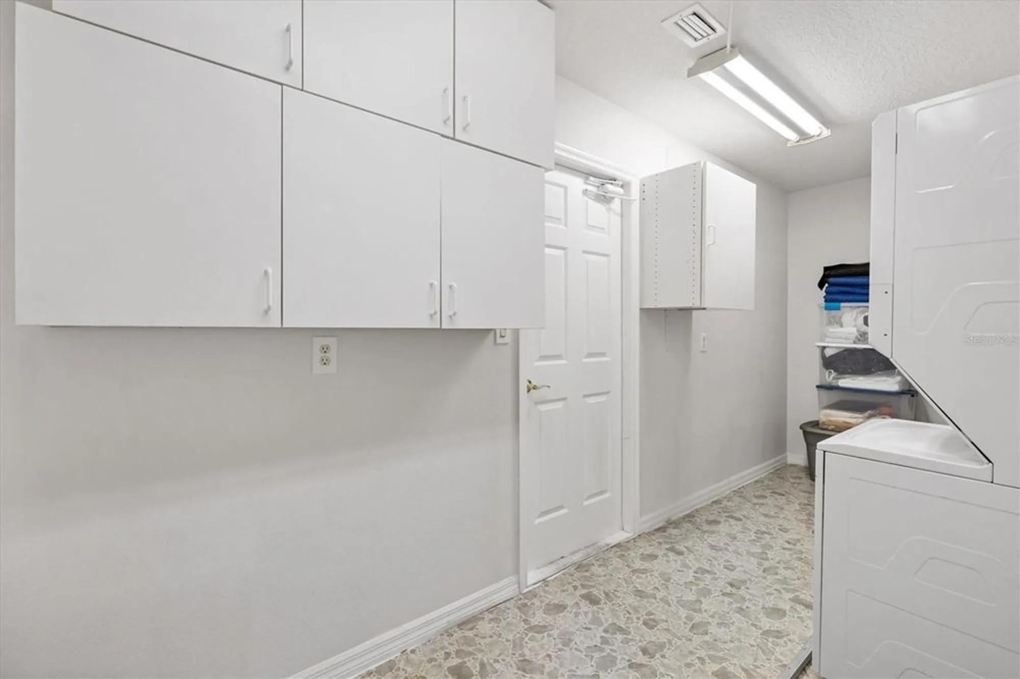 Property Slideshow image 25 of 34 | 5610 king james ave, Leesburg, FL, 34748